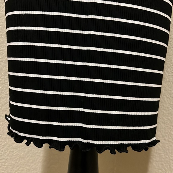 Two Piece Set Pencil Skirt & Boatneck On-Off the shoulder Top - Picture 6 of 7